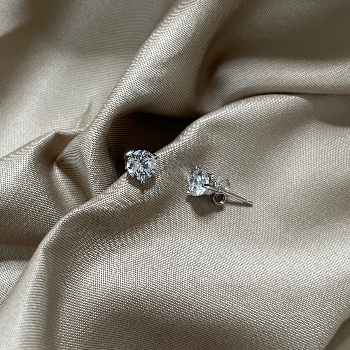 [RAFFINE]Pendientes redondos delicados