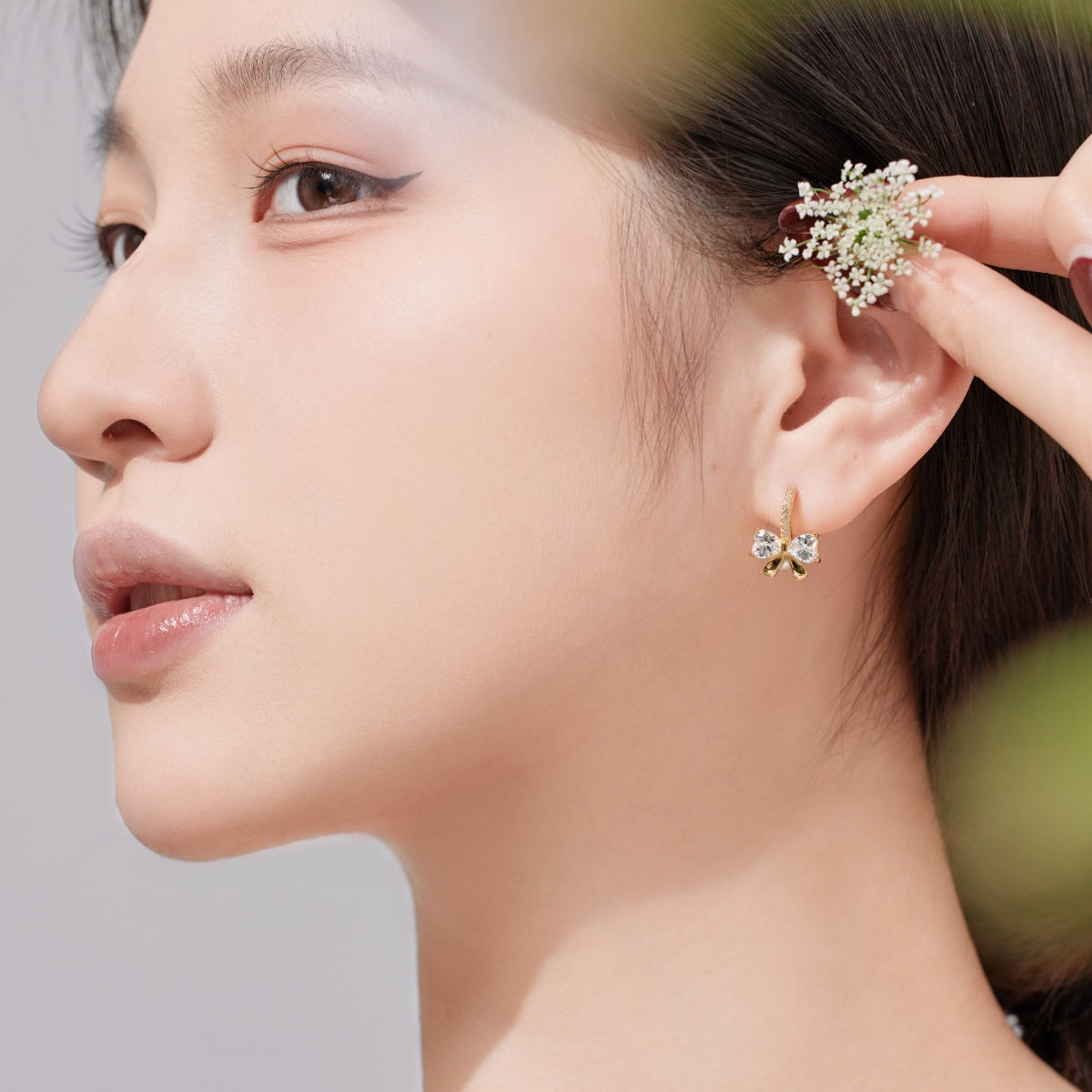 [RAFFINE] Exquisitos pendientes con diseño de lazo en forma de corazón