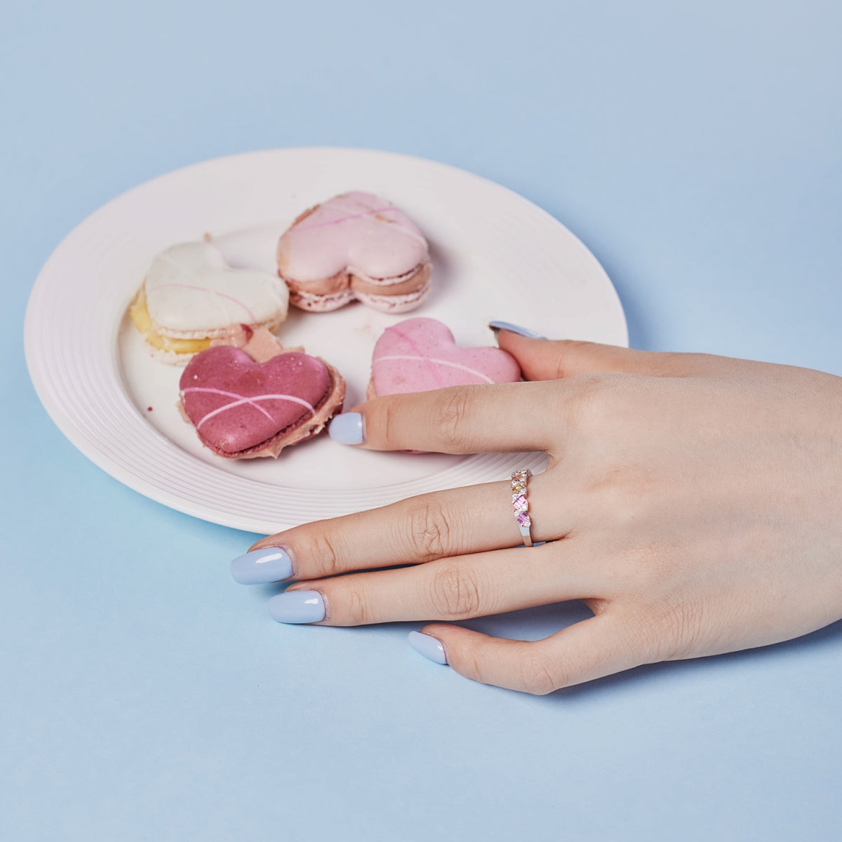 [RAFFINE]Delicate Vibrant Emerald Cut Daily Ring