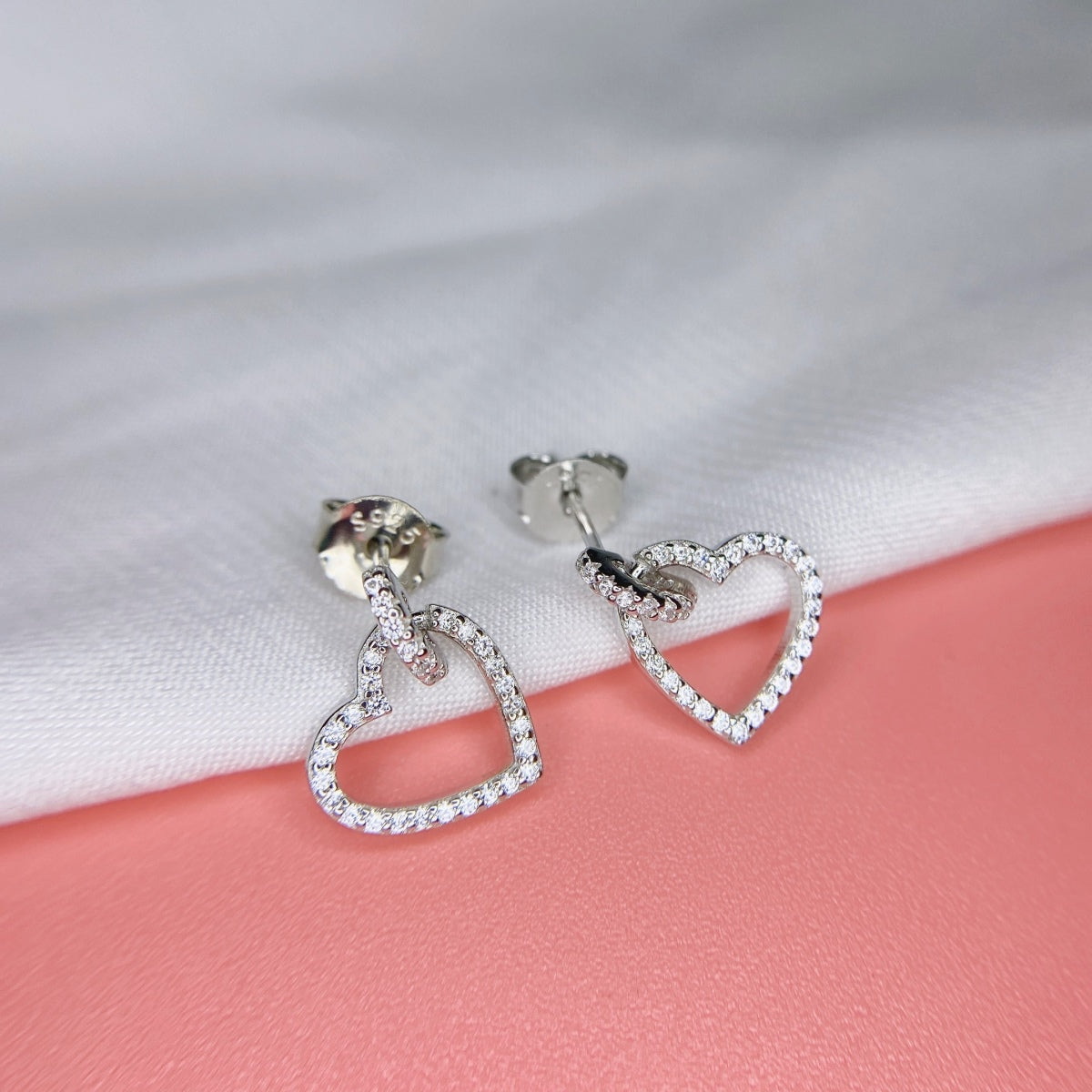 [RAFFINE]Pendientes delicados con forma de corazón
