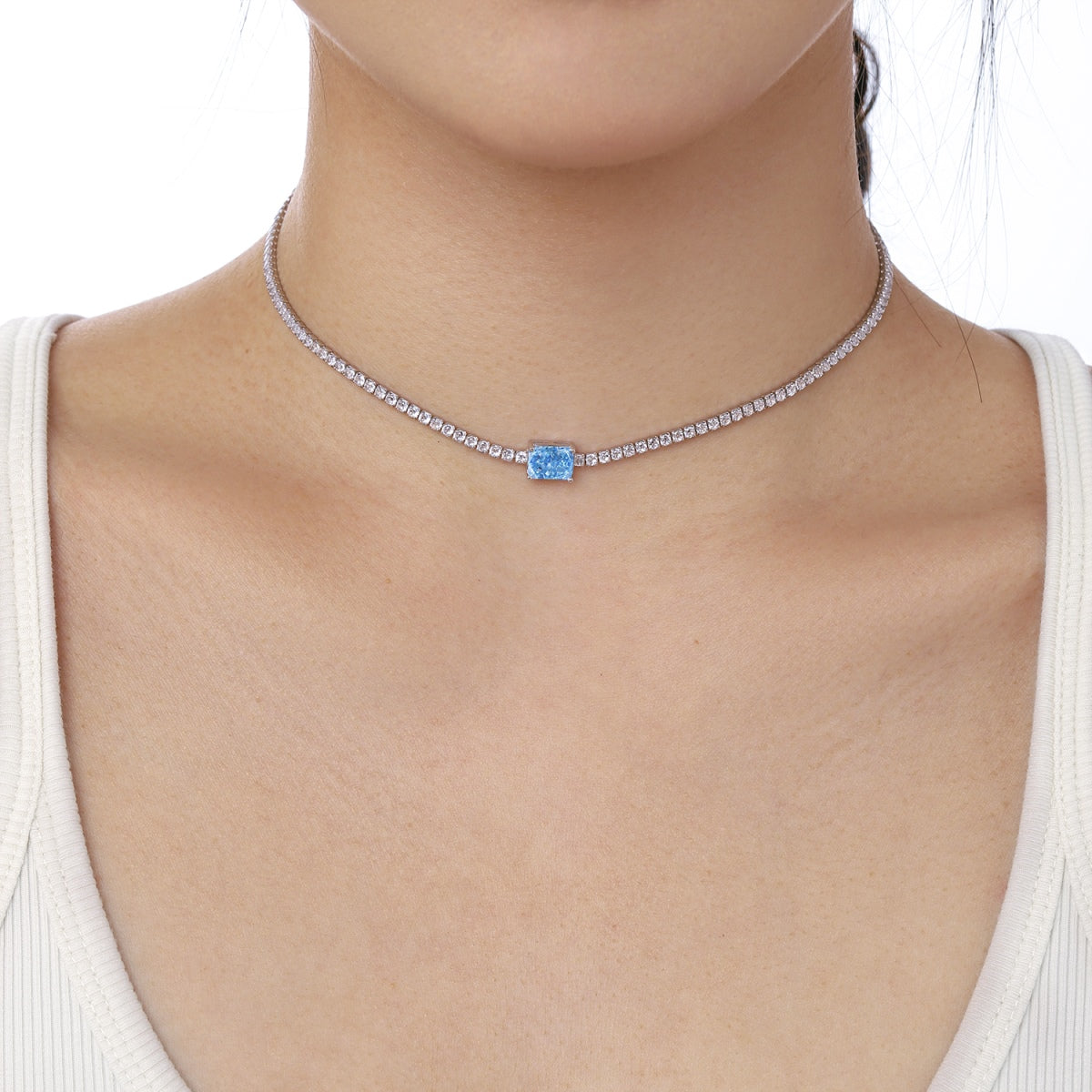 [RAFFINE]2.0 carat Ornate Emerald Cut Necklace