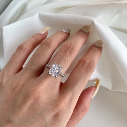[RAFFINE]4.0 Carat Luxurious Engagement Ring