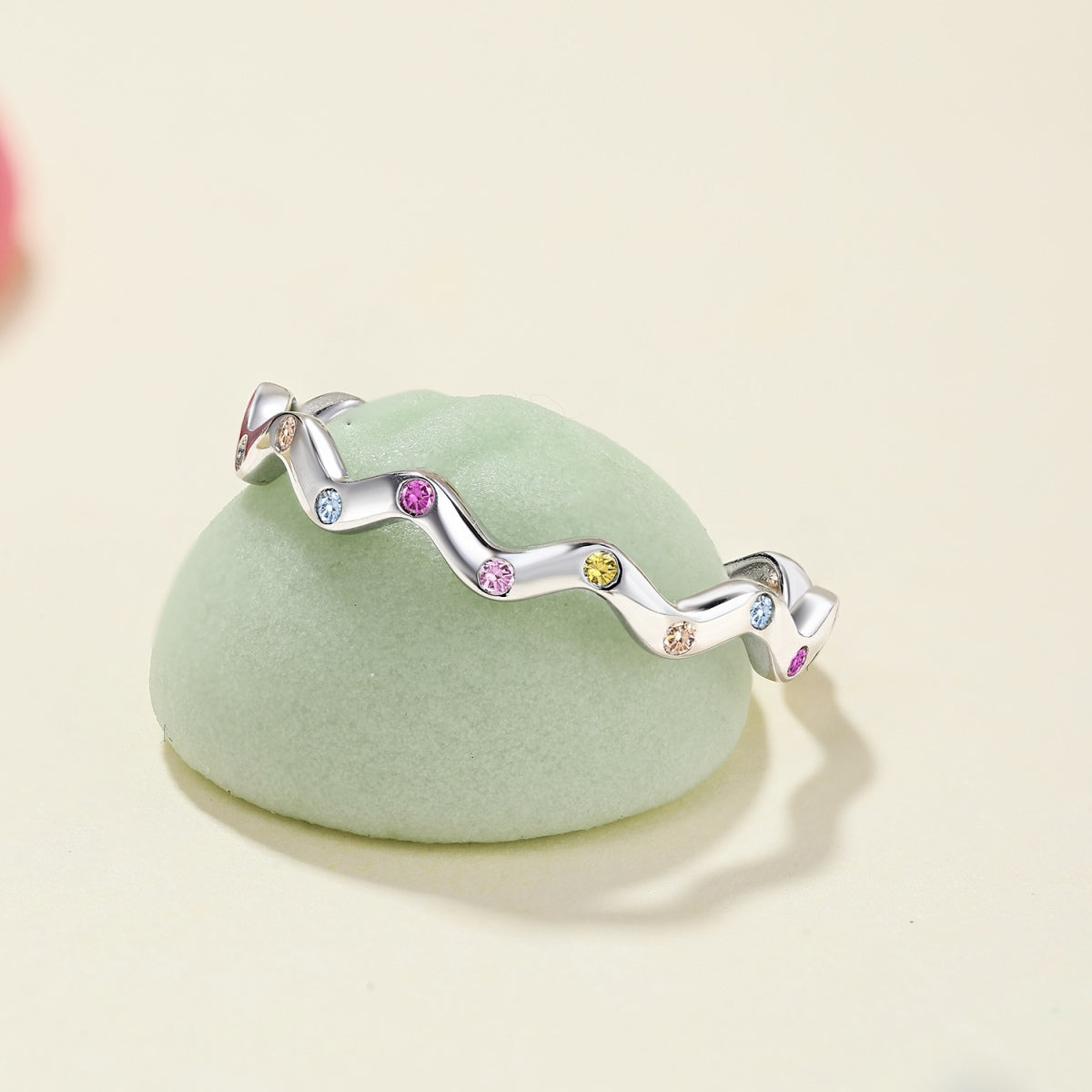 [RAFFINE]Ornate Vibrant Round Cut Daily Ring