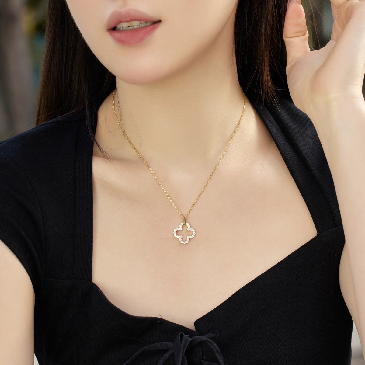 [RAFFINE]Collar exquisito con diseño hueco de trébol de cuatro hojas