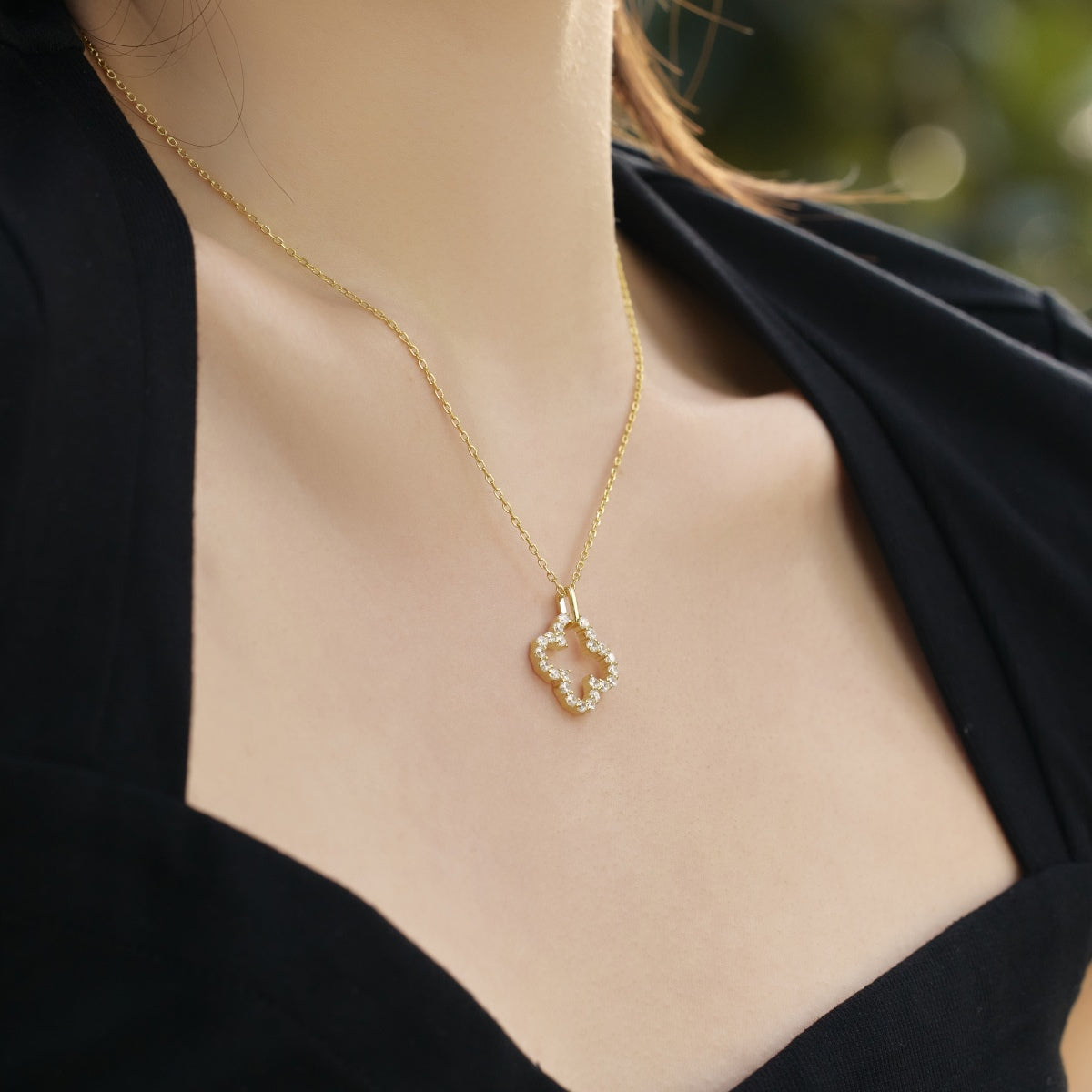[RAFFINE]Collar exquisito con diseño hueco de trébol de cuatro hojas
