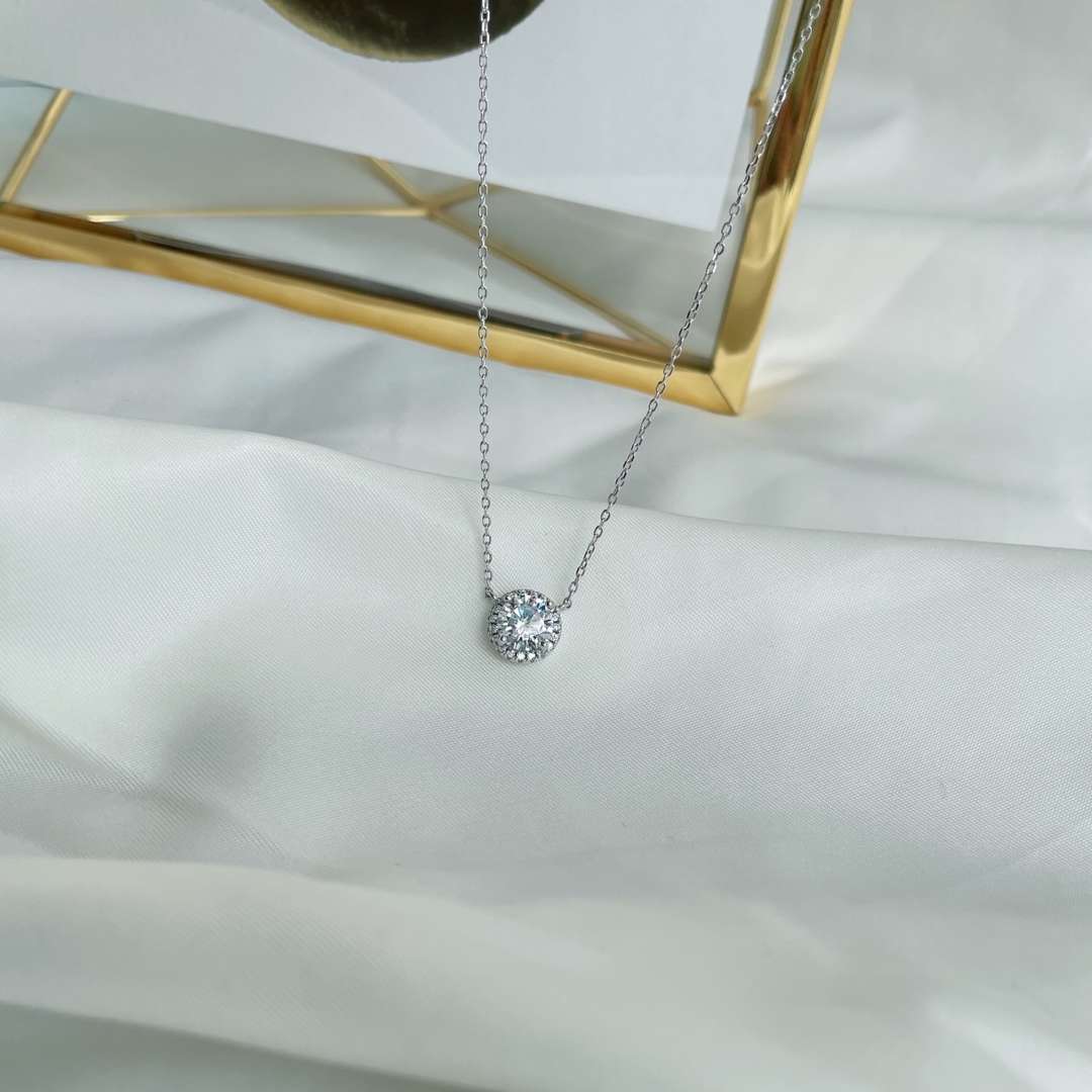 [RAFFINE]Collar de lujo con corte redondo