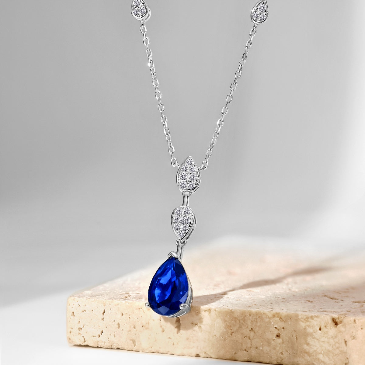 [RAFFINE]Collar deslumbrante con corte de pera