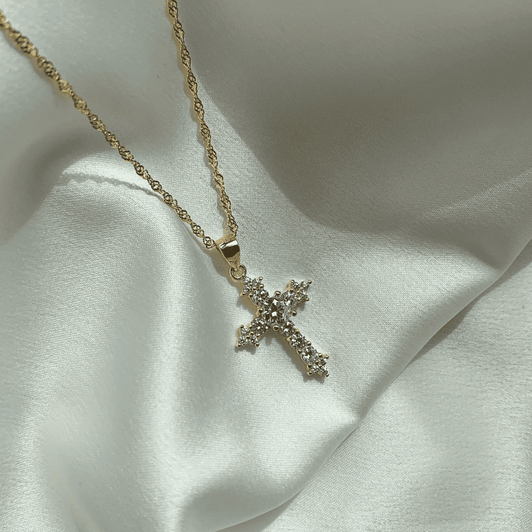 [RAFFINE]Delicado collar con forma de cruz