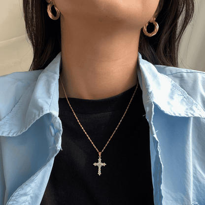 [RAFFINE]Delicado collar con forma de cruz