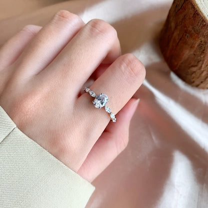 [RAFFINE]0.75 Carat Luxurious Vibrant Elongated Cushion Cut Daily Ring