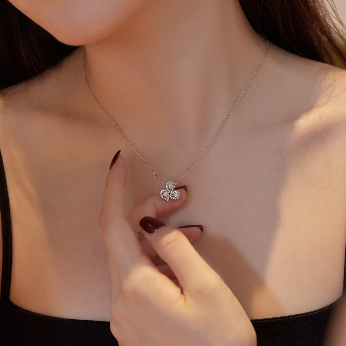 [RAFFINE] Elegante collar con corte de pera y forma de flor