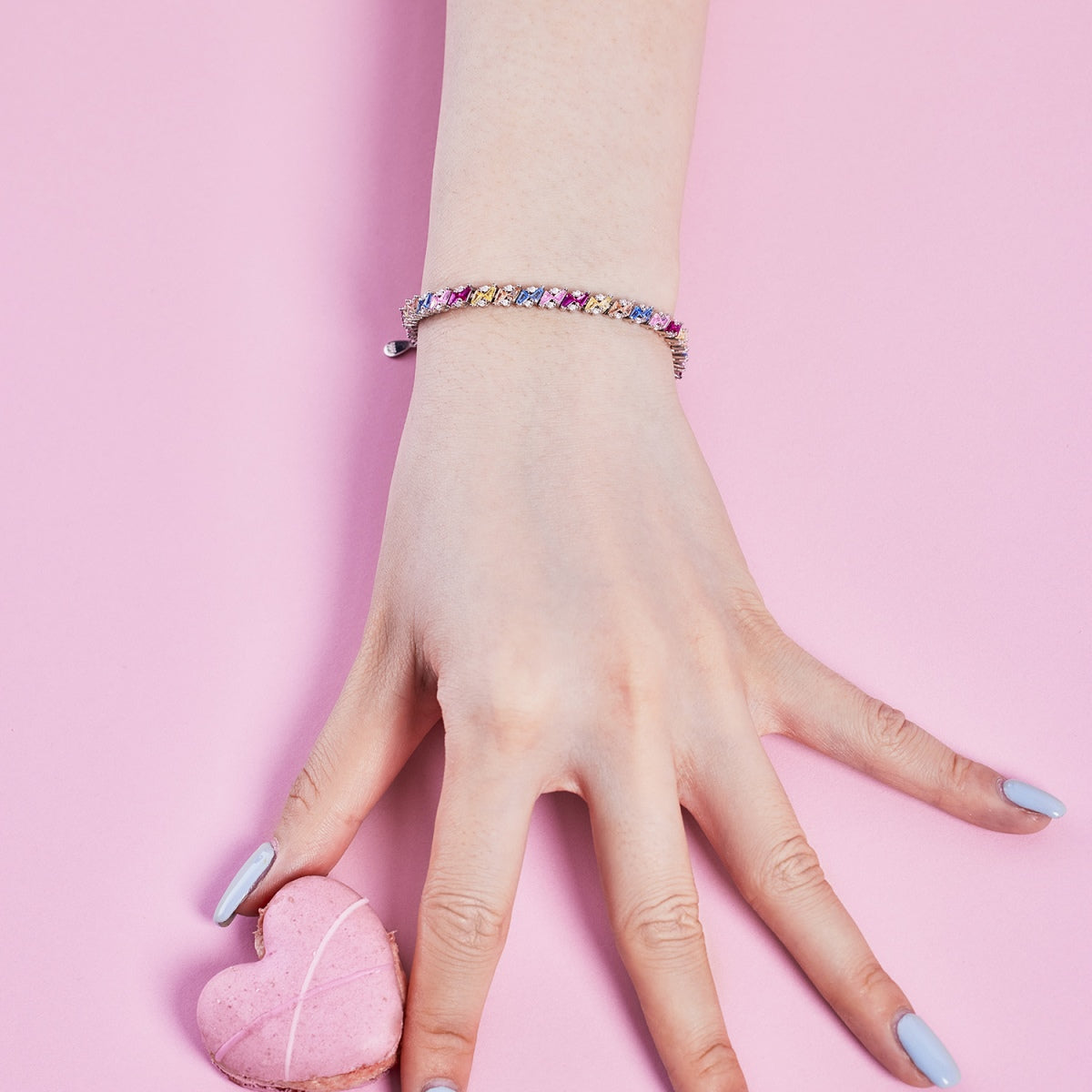 [RAFFINE]Pulsera de fiesta adornada con brillantes y cortes múltiples