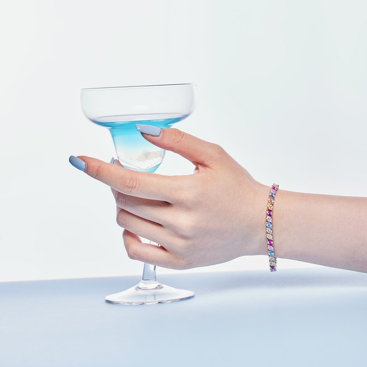 [RAFFINE]Pulsera de fiesta adornada con brillantes y cortes múltiples