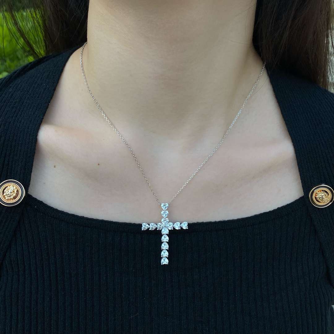[RAFFINE]Collar con forma de cruz radiante