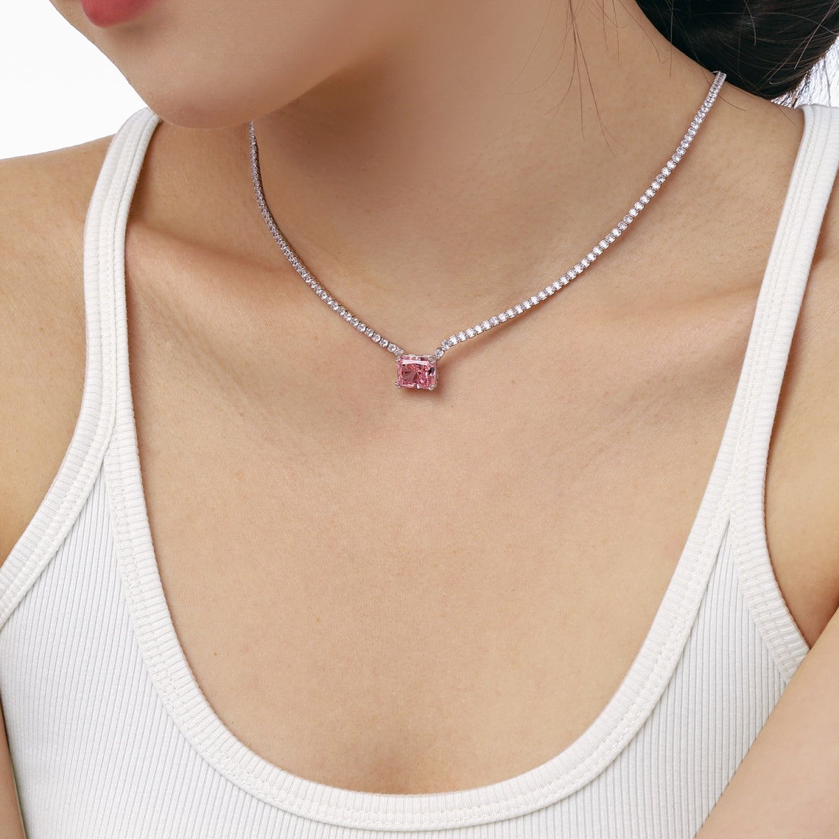 [RAFFINE] Elegante collar de corte radiante de 4,0 quilates