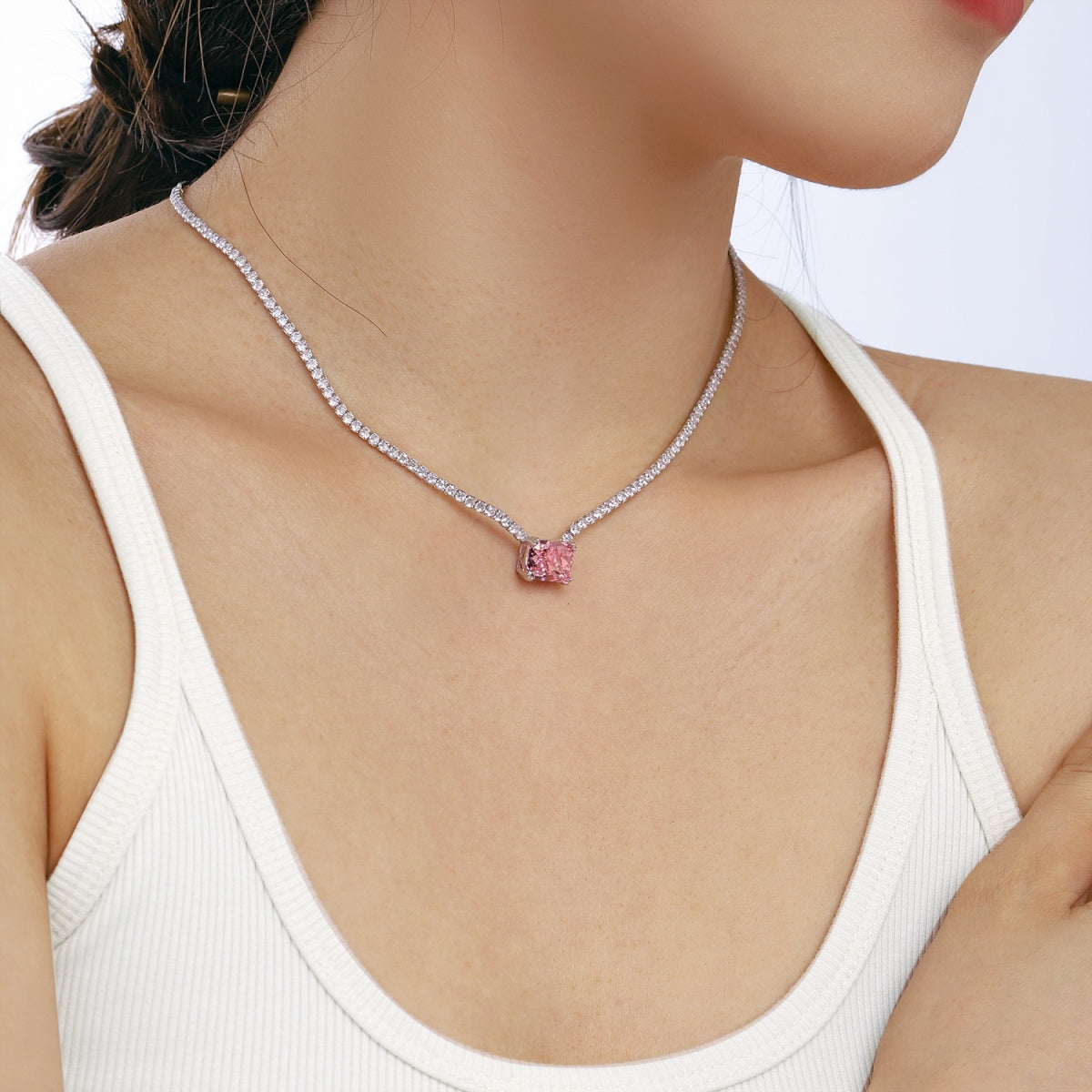 [RAFFINE] Elegante collar de corte radiante de 4,0 quilates