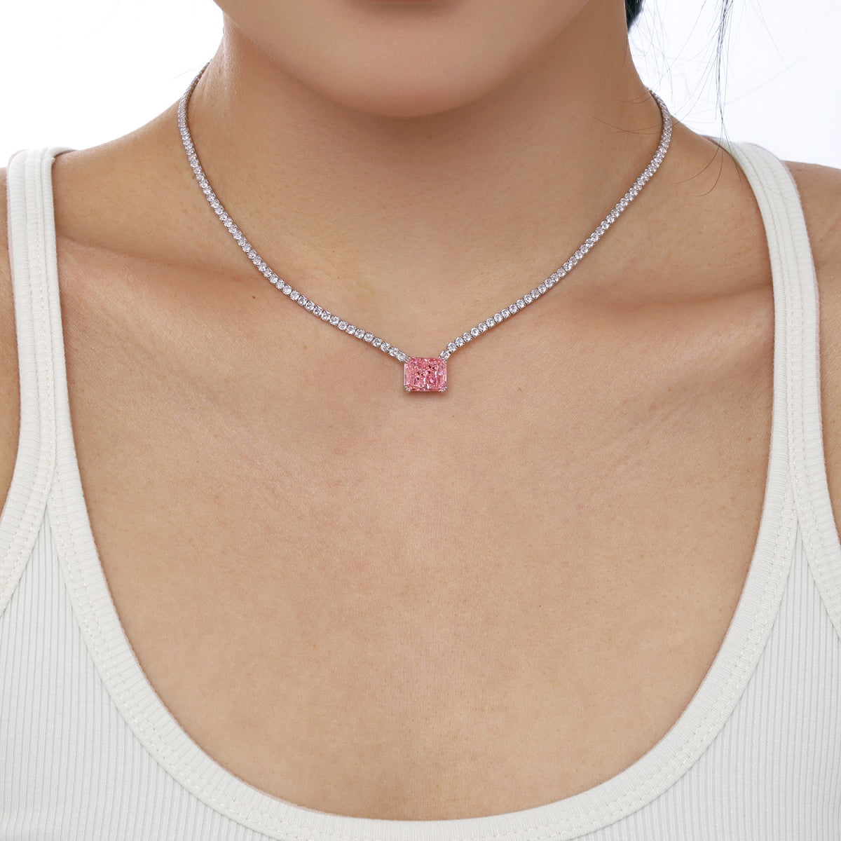 [RAFFINE] Elegante collar de corte radiante de 4,0 quilates