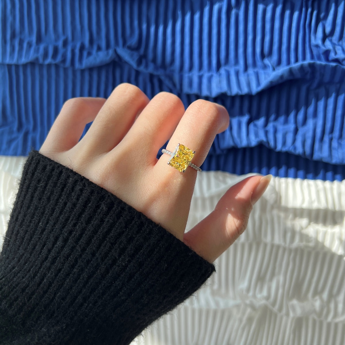 [RAFFINE]4.0 Carat Luxurious Engagement Ring