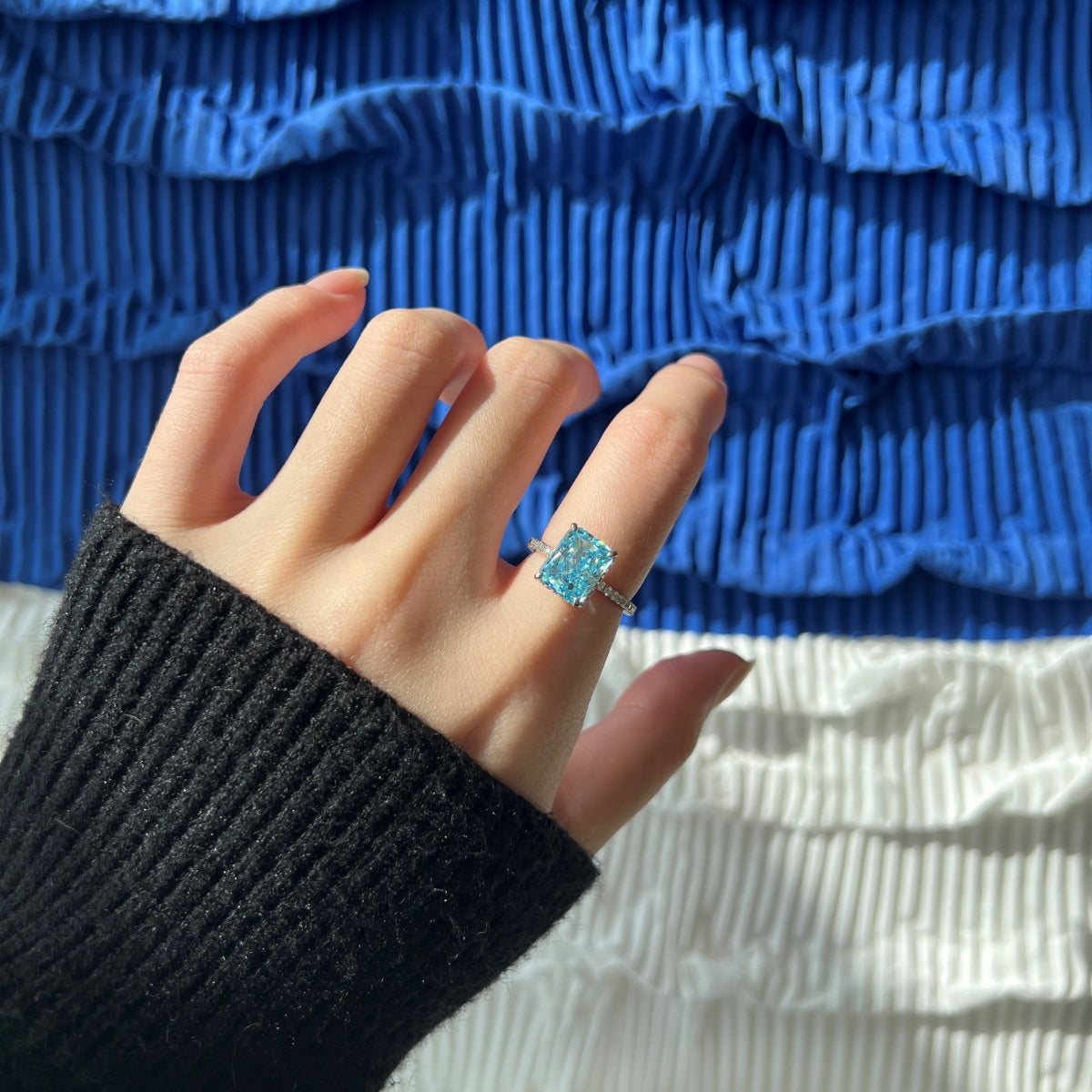 [RAFFINE]4.0 Carat Luxurious Engagement Ring