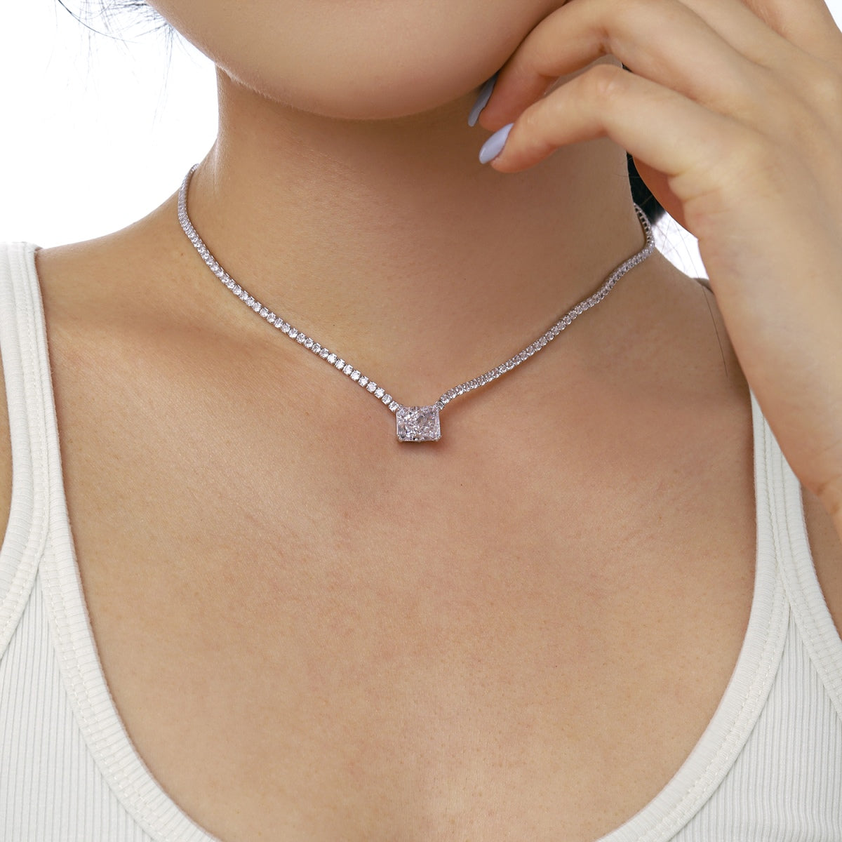 [RAFFINE] Elegante collar de corte radiante de 4,0 quilates