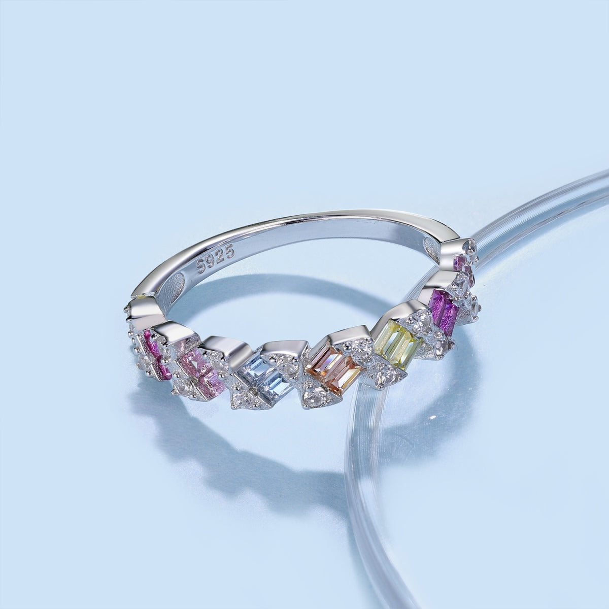 [RAFFINE]Delicate Vibrant Emerald Cut Daily Ring