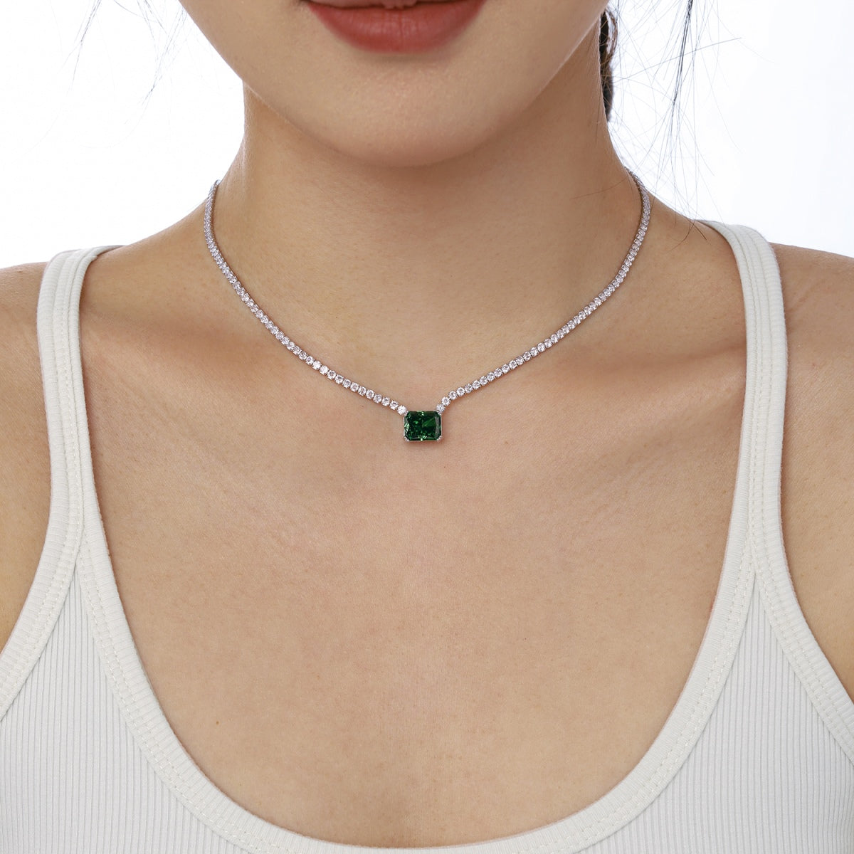 [RAFFINE] Elegante collar de corte radiante de 4,0 quilates
