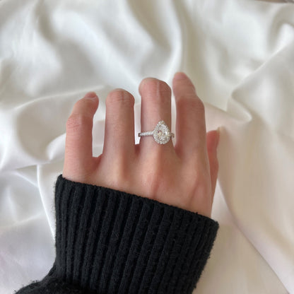 [RAFFINE]1.0 Carat Luxurious Resplendent Water Drop Shape Wedding Ring