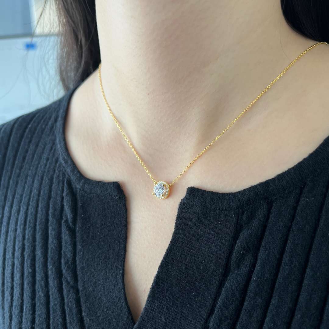 [RAFFINE]Collar de lujo con corte redondo