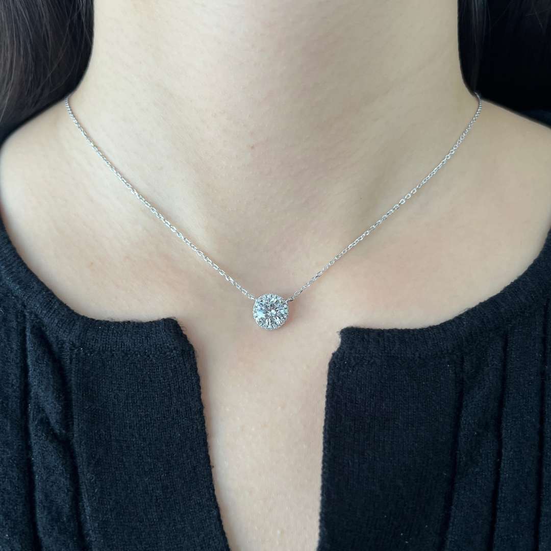 [RAFFINE]Collar de lujo con corte redondo