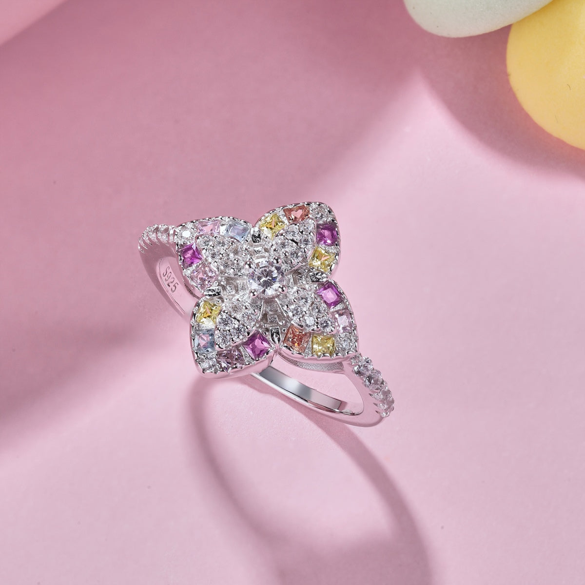 [RAFFINE]Luxurious Colorful Flower Shape Banquet Ring
