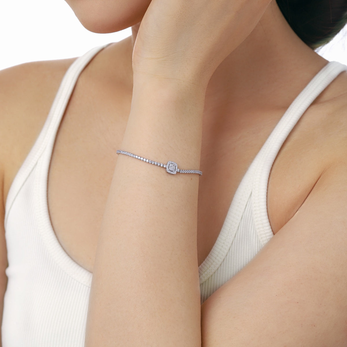 [RAFFINE]Pulsera de banquete de lujo con forma cuadrada deslumbrante