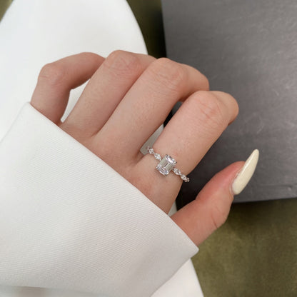 [RAFFINE]1.0 Carat Dainty Resplendent Radiant Cut Daily Ring