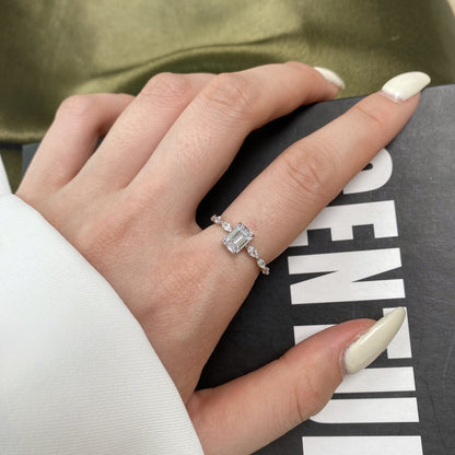 [RAFFINE]1.0 Carat Dainty Resplendent Radiant Cut Daily Ring