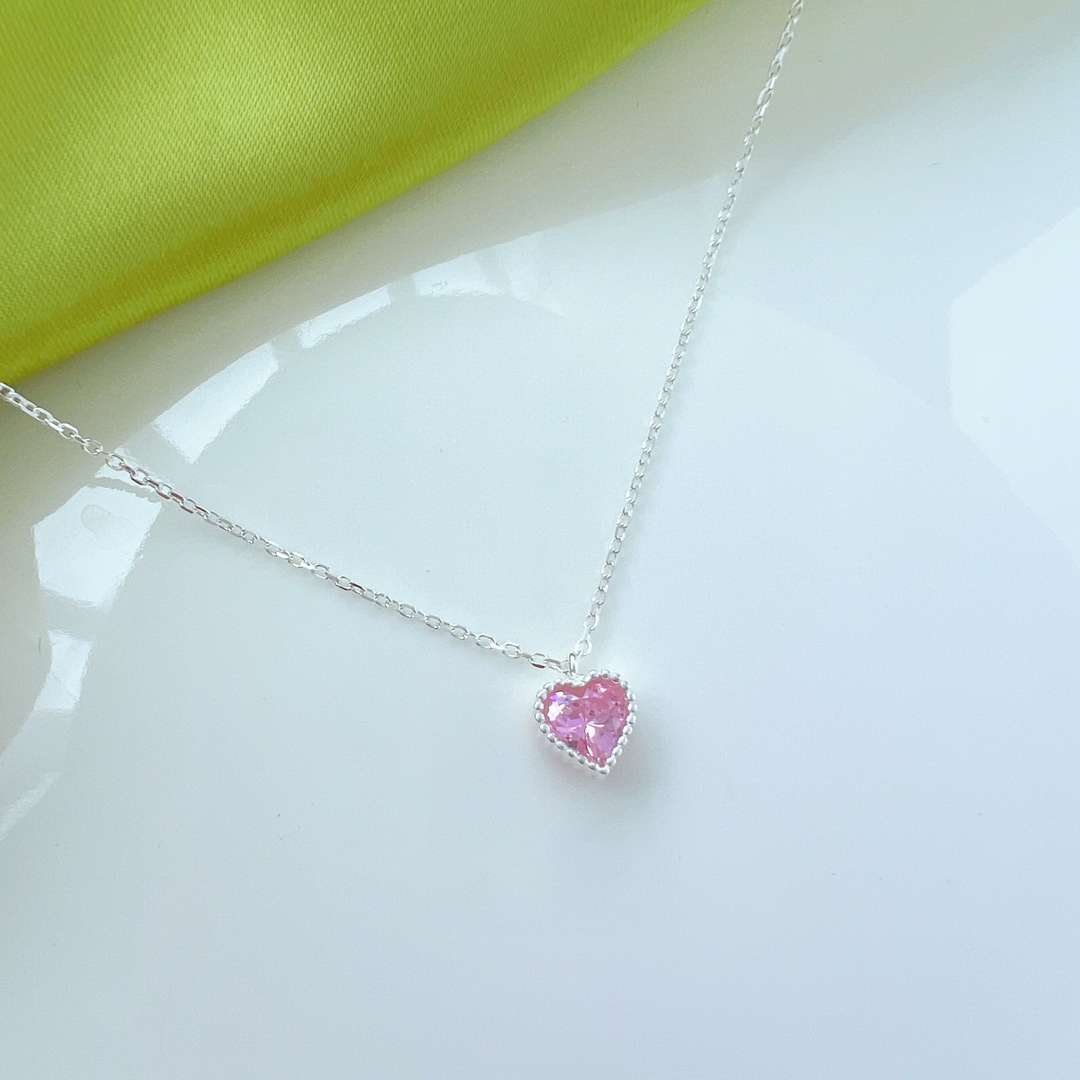 [RAFFINE]Collar con forma de corazón adornado