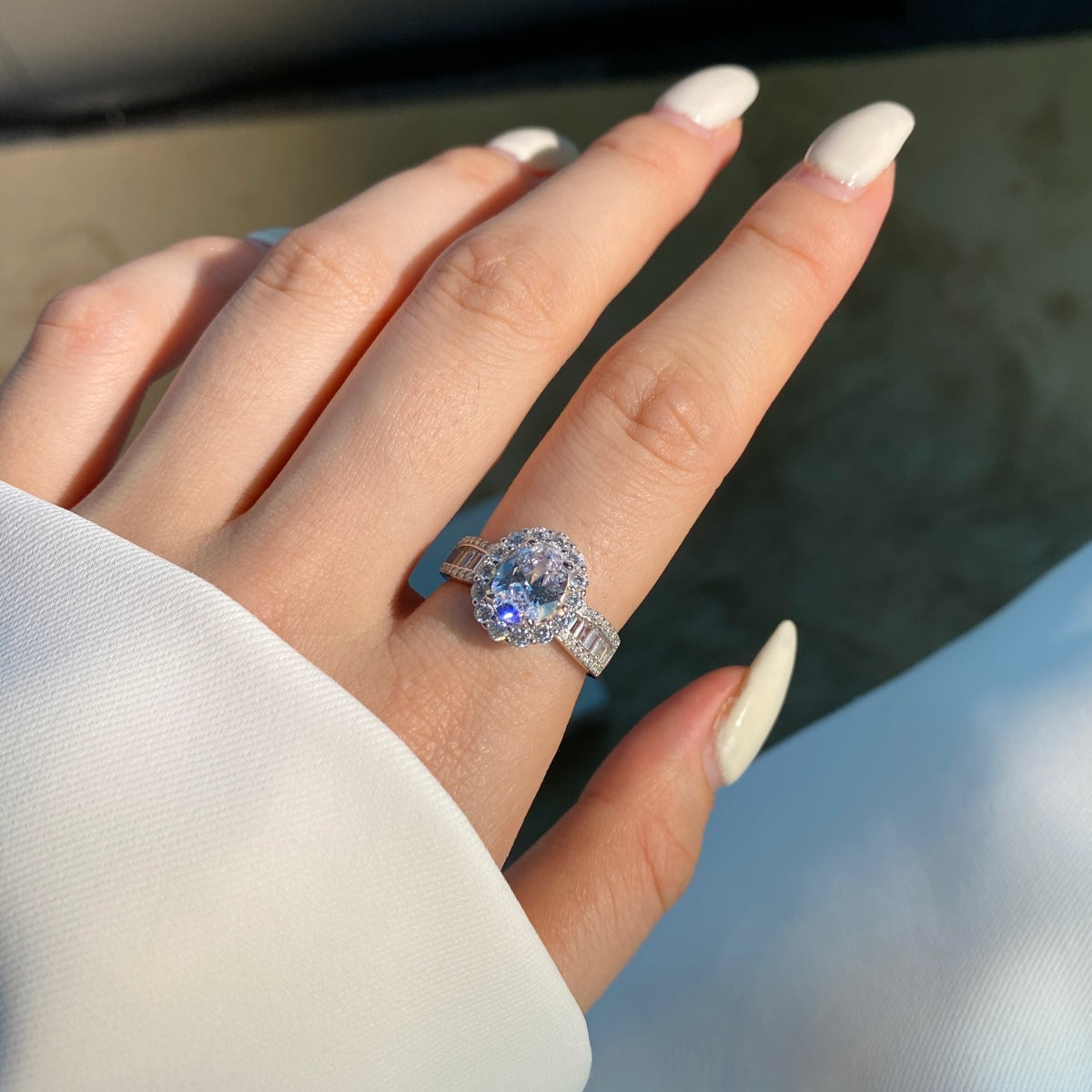 [RAFFINE]1.5 Carat Dazzling Charming Oval Cut Banquet Ring