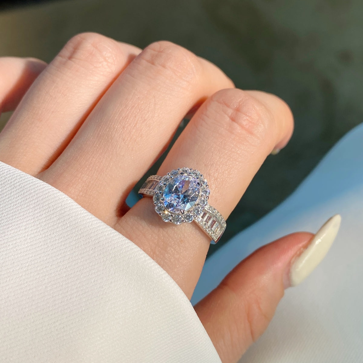 [RAFFINE]1.5 Carat Dazzling Charming Oval Cut Banquet Ring
