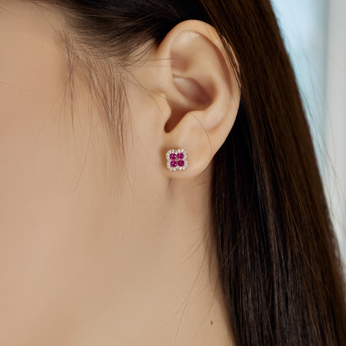 [RAFFINE]Pendientes con forma de flor de trébol de cuatro hojas