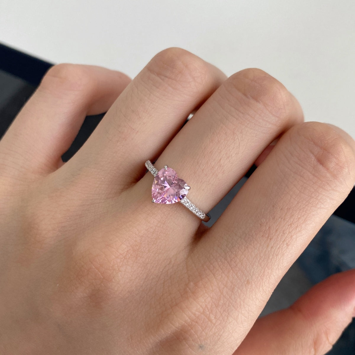 [RAFFINE]2.0 Carat Dazzling Lustrous Heart Cut Lover Ring