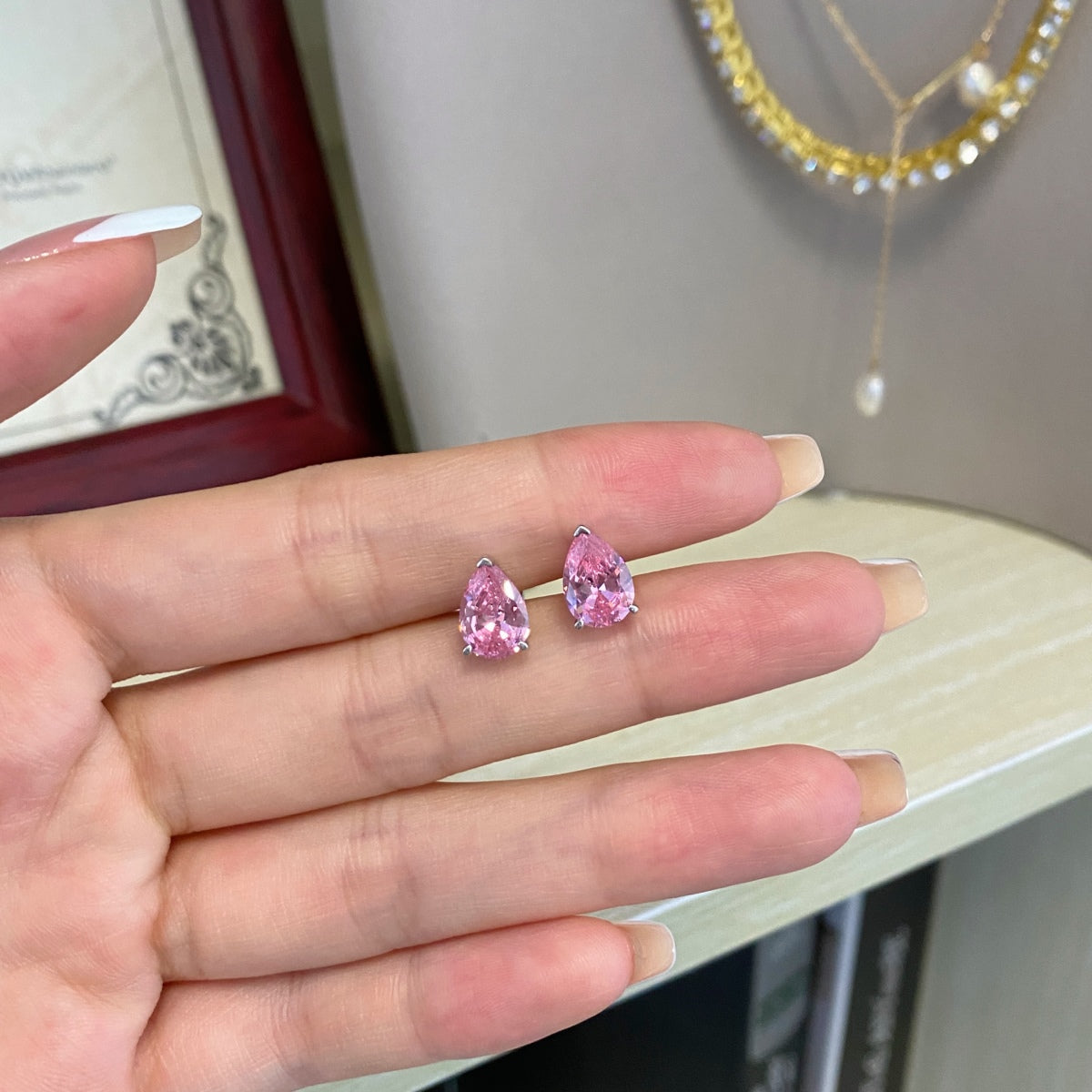 [RAFFINE]Pendientes con forma de gota de agua adornada