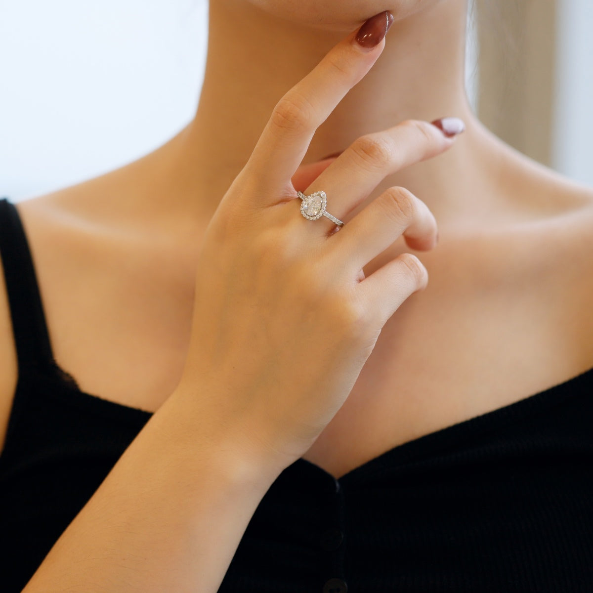 [RAFFINE]1.0 Carat Luxurious Resplendent Water Drop Shape Wedding Ring
