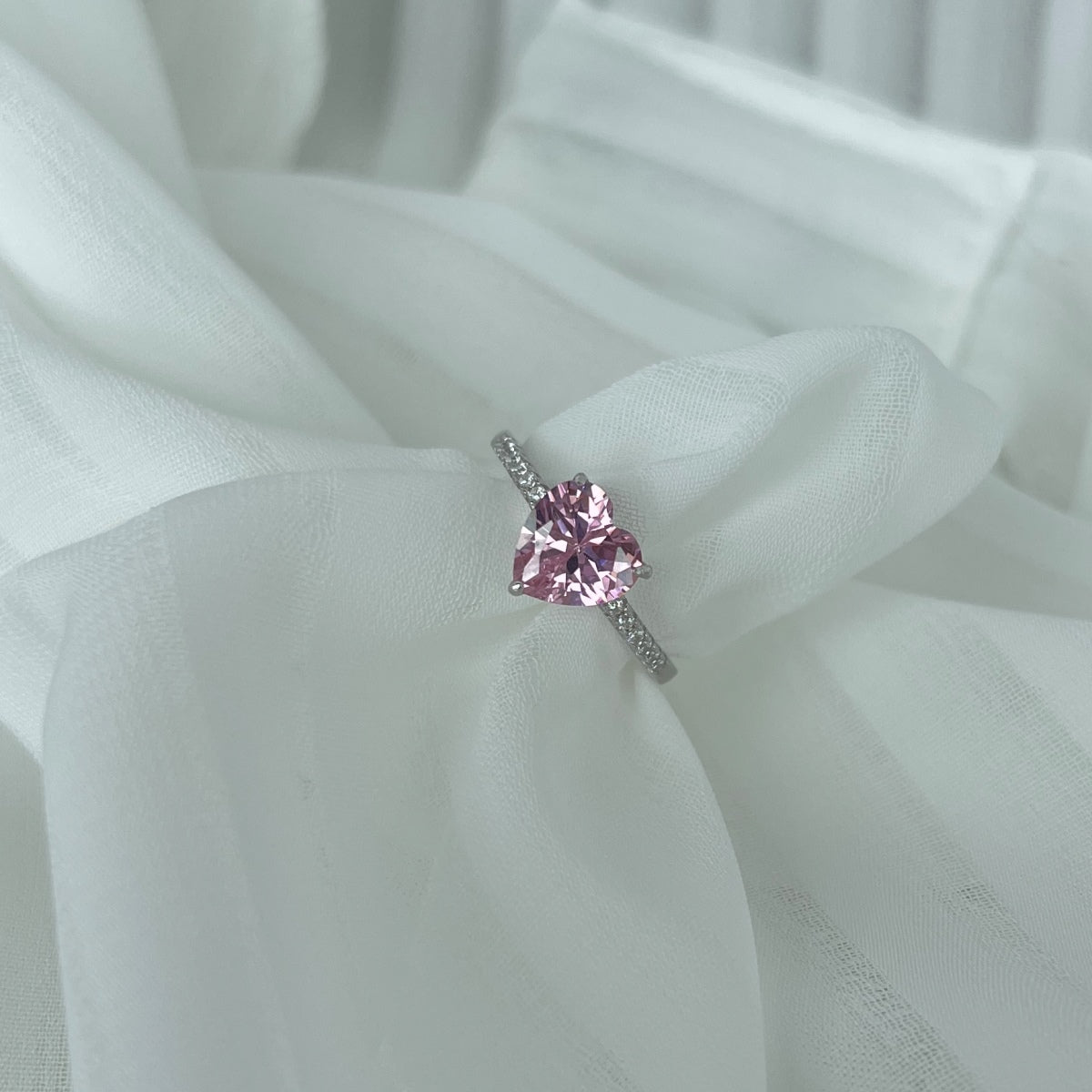 [RAFFINE]2.0 Carat Dazzling Lustrous Heart Cut Lover Ring