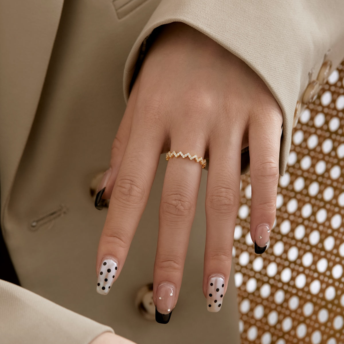 [RAFFINE]Delicate Enchanting Wave Shape Daily Ring