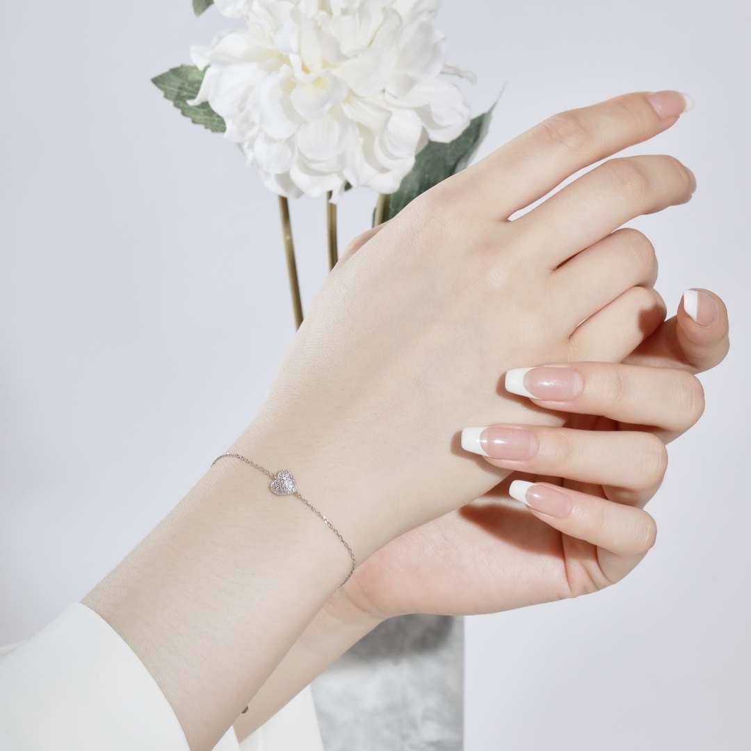 [RAFFINE]Pulsera delicada y versátil en forma de corazón