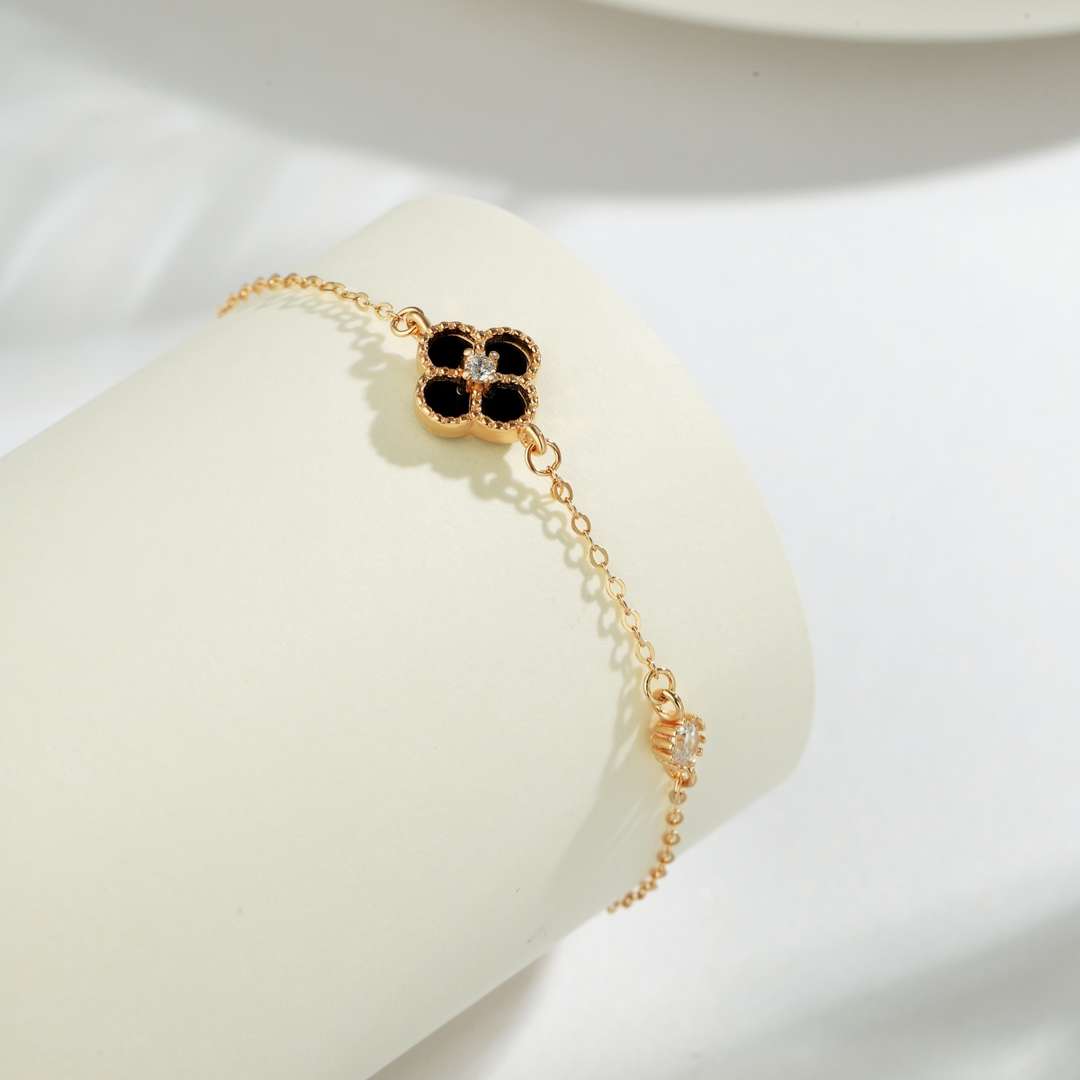 [RAFFINE]Delicate Four Leaf Clover Bracelet