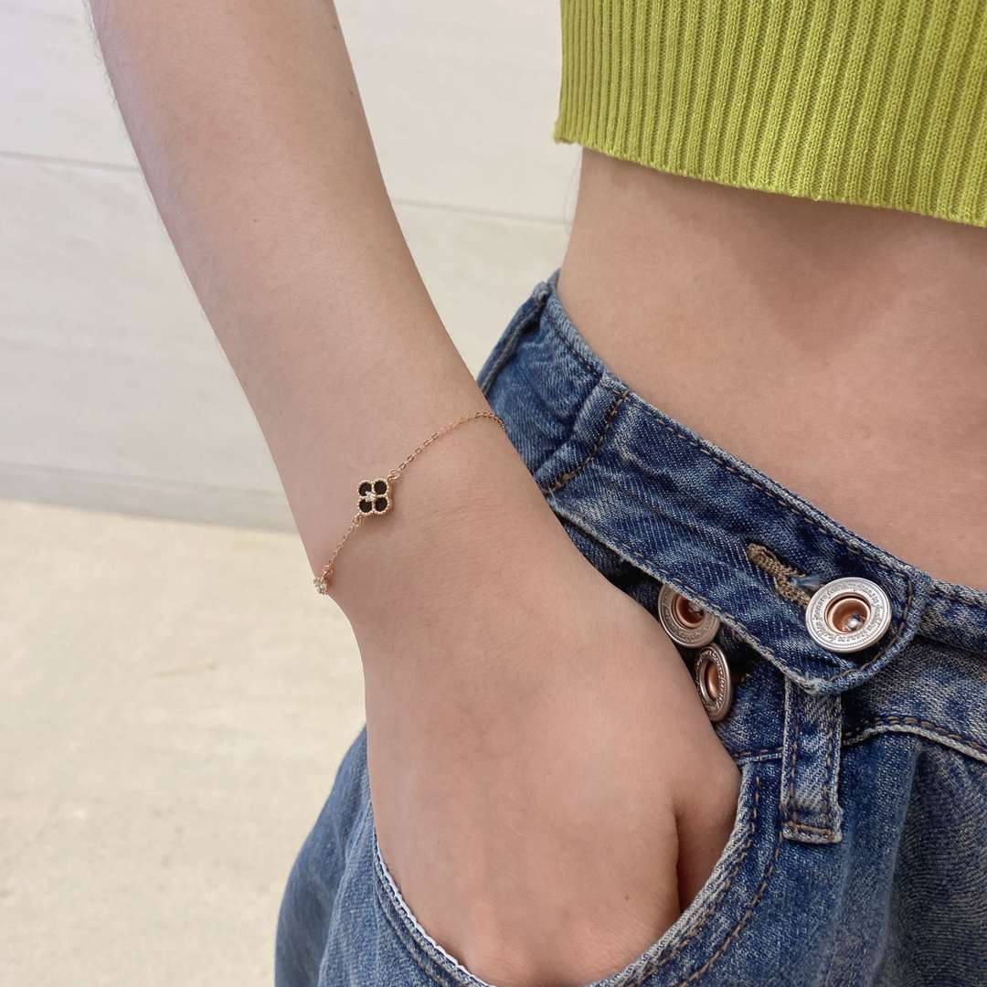 [RAFFINE]Delicate Four Leaf Clover Bracelet