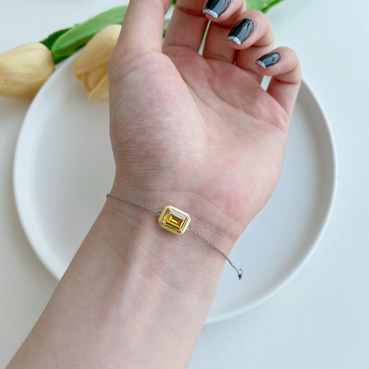 [RAFFINE]2.0 Carat Sparkling Colorful Emerald Cut Daily Bracelet