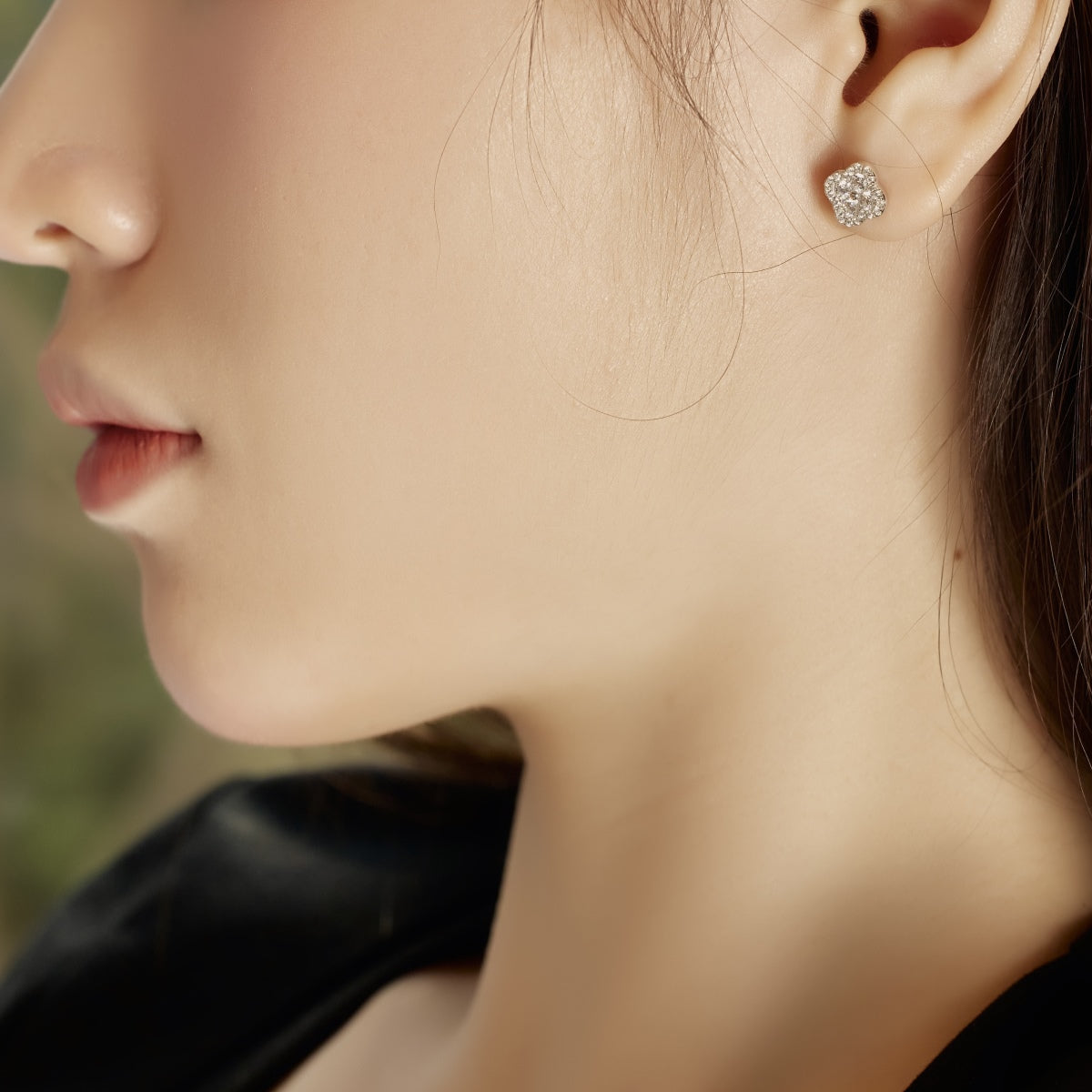 [RAFFINE]Pendientes con forma de flor de trébol de cuatro hojas