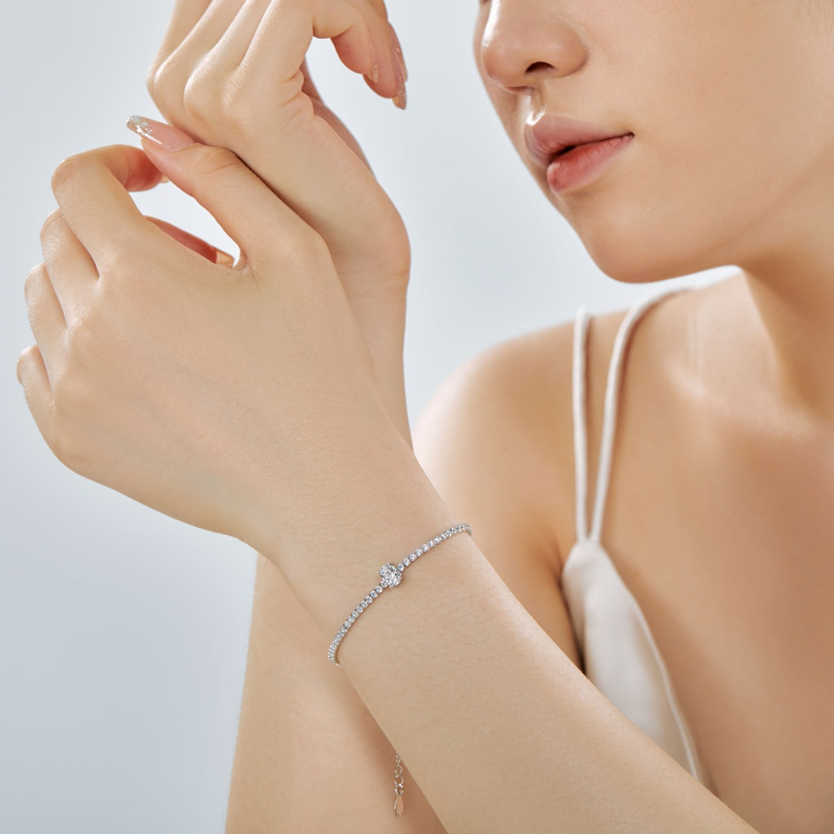 [Raffine]0,75 Karat exquisites ovales Tagesarmband