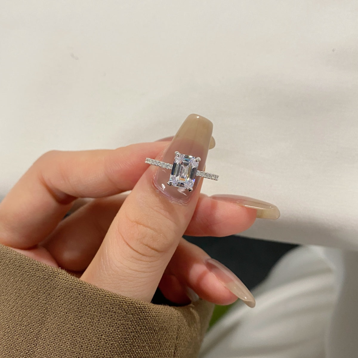 [RAFFINE]2.0 Carat Scintillating Ornate Radiant Cut Party Ring