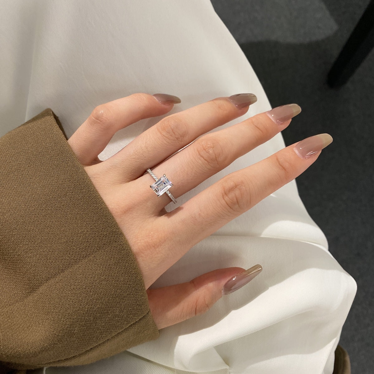 [RAFFINE]2.0 Carat Scintillating Ornate Radiant Cut Party Ring